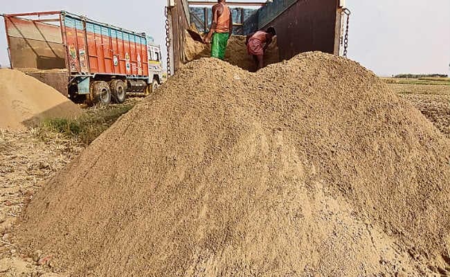 पटना : अब जिलों में डीएम तय करेंगे बालू की कीमत, मूल्य नियंत्रण को लेकर होगी सख्त निगरानी