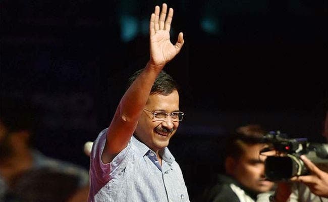 दिल्ली में गायों के लिए हॉस्टल बनवाएगी केजरीवाल सरकार, जानें क्या है प्लान