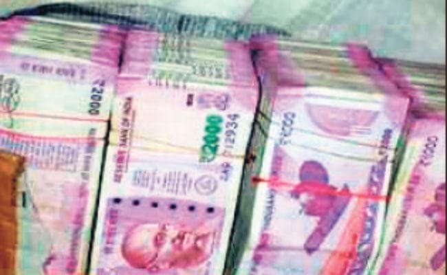 कोलकाता : सवा करोड़ की नकदी के साथ कानपुर से बंगाल आ रहे दो युवक गिरफ्तार