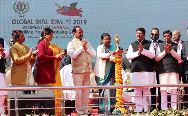 LIVE Video : 10 साल में झारखंड दुनिया के विकसित राष्ट्रों की बराबरी करेगा : मुख्यमंत्री रघुवर दास