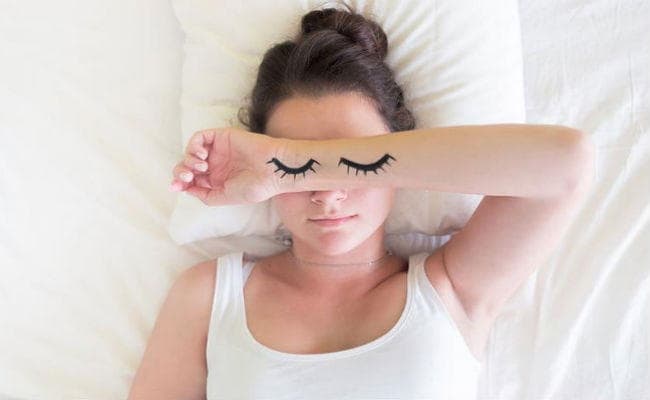 Health News: नींद में कमी इस बीमारी का है इशारा