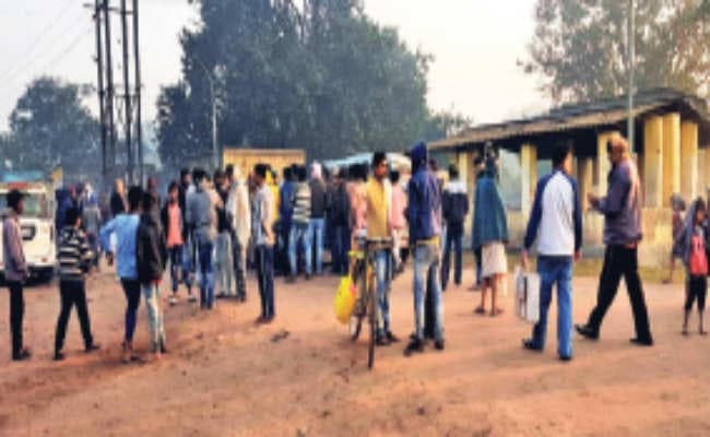 जामुड़िया : बोगड़ा में युवक की हत्या से भारी तनाव, स्कूली छात्रा से दुष्कर्म और हत्या के मामले में आरोपी का था भाई