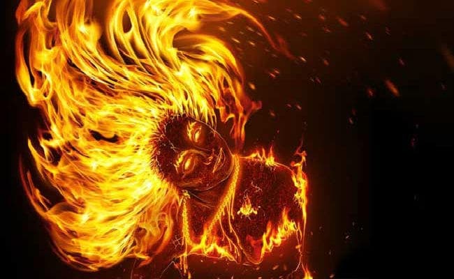 औरंगाबाद : पत्नी को पहले तलवार से काटा, फिर जिंदा जला दिया, ...देखें वीडियो