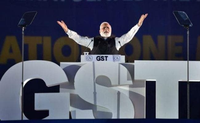 GST में रजिस्टर्ड छोटे कारोबारियों को बीमा योजना में लाने की तैयारी कर रही मोदी सरकार