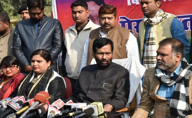 सवर्णों को आरक्षण से राजद के पेट में हो रहा दर्द, प्राइवेट सेक्टर में भी लागू हो 60 फीसदी आरक्षण : रामविलास