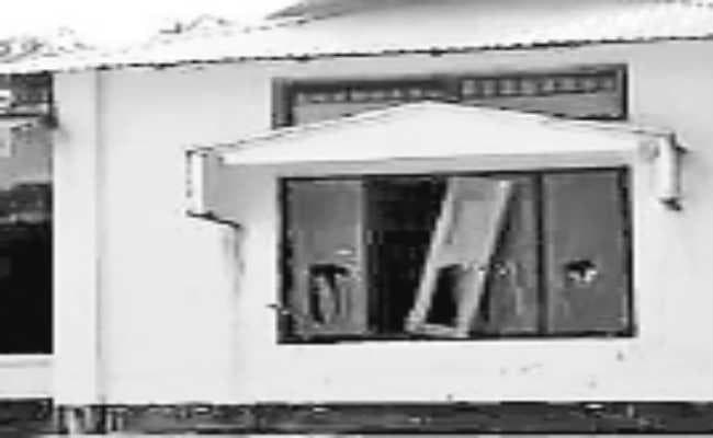 कूचबिहार : तृणमूल समर्थकों के घर पर बमबाजी, तोड़फोड़