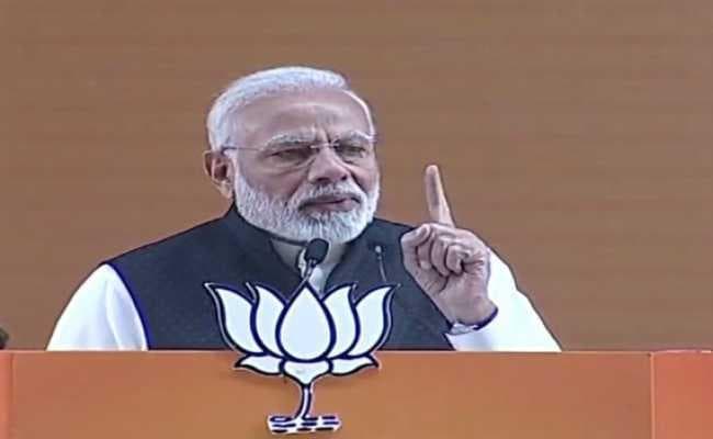 नरेंद्र मोदी ने राष्ट्रीय अधिवेशन में कांग्रेस पर साधा निशाना, कहा इन्हें राजशाही पसंद है पर हमें लोकशाही