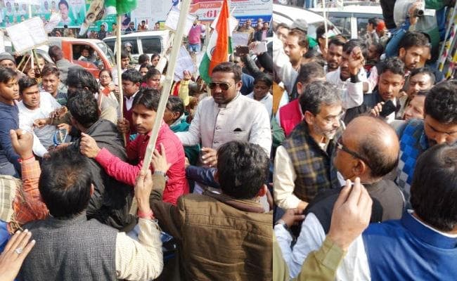 समस्तीपुर में उपेंद्र कुशवाहा के रोड शो के दौरान टीईटी छात्रों का प्रदर्शन, छात्रों से भिड़े पार्टी कार्यकर्ता, महिला अभ्यर्थियों से भी बदसलूकी