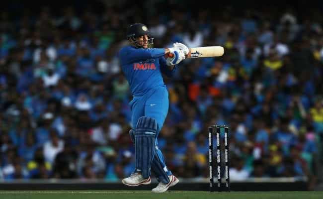 महेंद्र सिंह धौनी ने ODI में पूरे किये 10 हजार रन, पांचवें दस हजारी बने