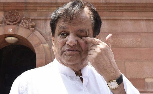 गुजरात हाईकोर्ट ने अहमद पटेल की रास चुनाव में जीत के खिलाफ याचिका में छह मुद्दे तय किये