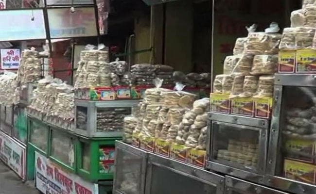 कोरोना को देखते हुए गुड़ का तीसी स्पेशल तिलकुट बाजार में, इस बार 10 प्रतिशत तक चूड़ा-तिलकुट महंगा