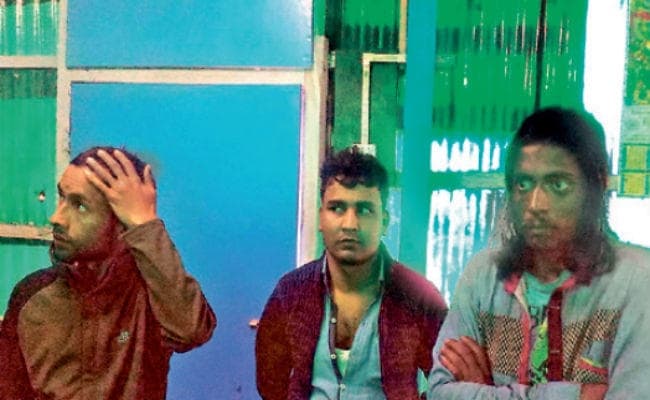 सिलीगुड़ी : दाउद के जेल से छुटते ही गिरोह सक्रिय, भारी मात्रा में नशीली दवा बरामद, तीन आरोपी गिरफ्तार