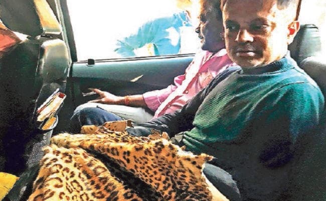 कोलकाता : चीता व बाघ के खाल के साथ दो गिरफ्तार