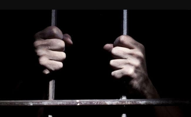 नवादा : 54.33 लाख, 33 एटीएम कार्ड के साथ दो ठग धराये