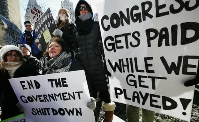 गर्त में पहुंची अमेरिकी अर्थव्यवस्था, हर हफ्ते निकल रहा 1.2 अरब डॉलर, ये है वजह