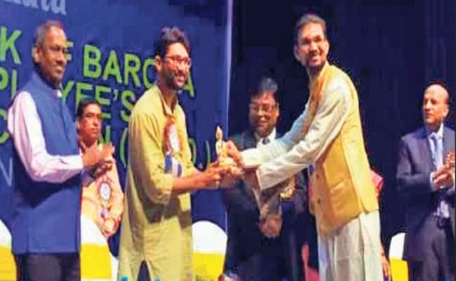 कोलकाता में बोले जिग्नेश मेवानी : आरएसएस-भाजपा का मुख्य एजेंडा एससी-एसटी कोटा खत्म करना