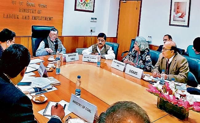 बेरमो : धनबाद-चंद्रपुरा लाइन पर एचपीसीसी से रिपोर्ट मांगी