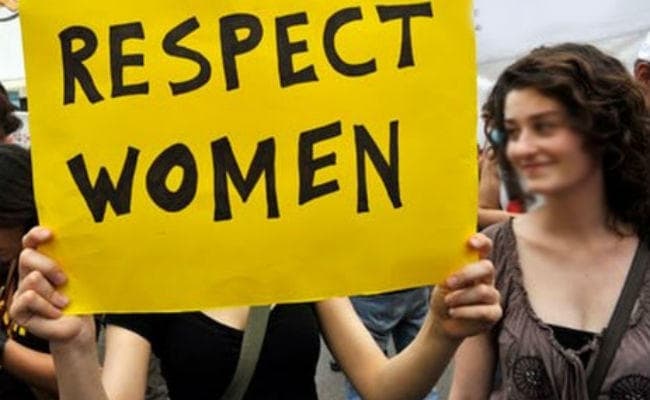 महिलाओं का सम्मान करना सीखें