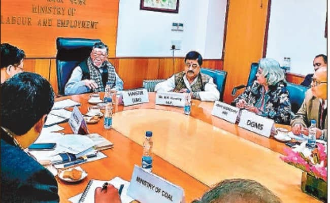 बाघमारा : बंद धनबाद-चंद्रपुरा रेल लाइन पर एचपीसीसी से रिपोर्ट तलब