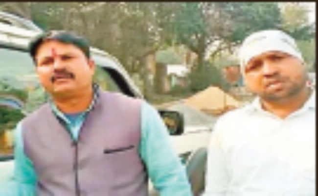 सिंदरी में भाजपा नेता पर फायरिंग, हमलावरों ने निशाना साध वाहन पर दागीं दो गोलियां, वाहन क्षतिग्रस्त