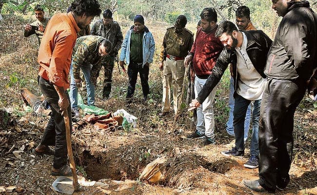 प्यार में दिया धोखा तो, सनकी ने बॉयफ्रेंड और गर्लफ्रेंड की हत्याकर गाड़ दिया कब्रिस्तान में