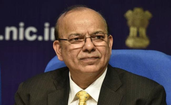 वित्त सचिव अजय नारायण झा को एक महीने का मिला सेवा विस्तार