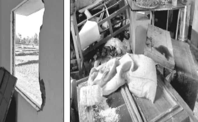 दो स्कूलों पर हाथियों का हमला, दीवार क्षतिग्रस्त, बच्चों के लिए रखे मध्याह्न योजना के राशन को किया नष्ट