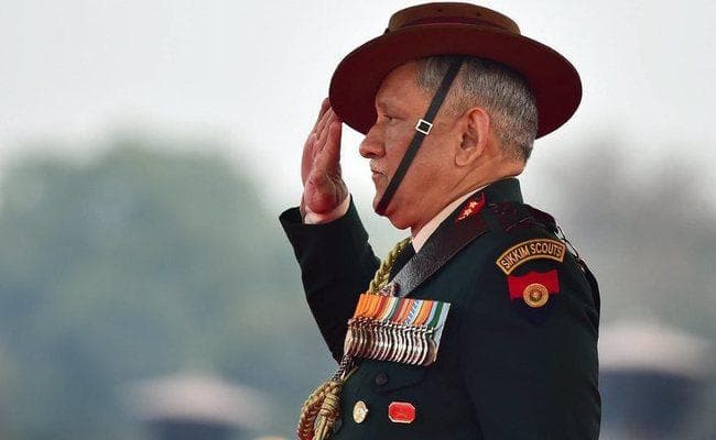 बिपिन रावत ने पाक को दी चेतावनी - नापाक हरकतों से बाज आये, वरना दिखा देंगे पराक्रम