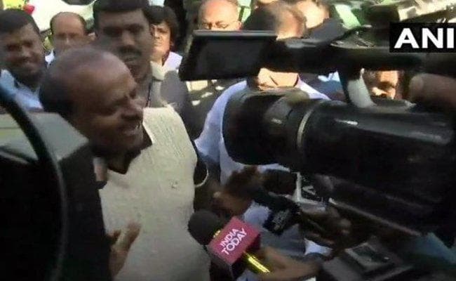 कर्नाटक : सीएम कुमारस्वामी ने कहा - मेरी सरकार स्थिर, मैं पूरी तरह निश्चिंत