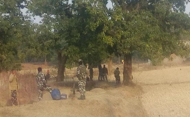 झुमरा पहाड़ और आसपास के क्षेत्र में नक्‍सलियों के खिलाफ पुलिस चला रही है सर्च अभियान