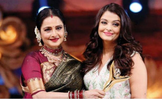 VIDEO: जब अमिताभ बच्‍चन की बहू ऐश्वर्या को देखते ही रेखा ने लगाया गले