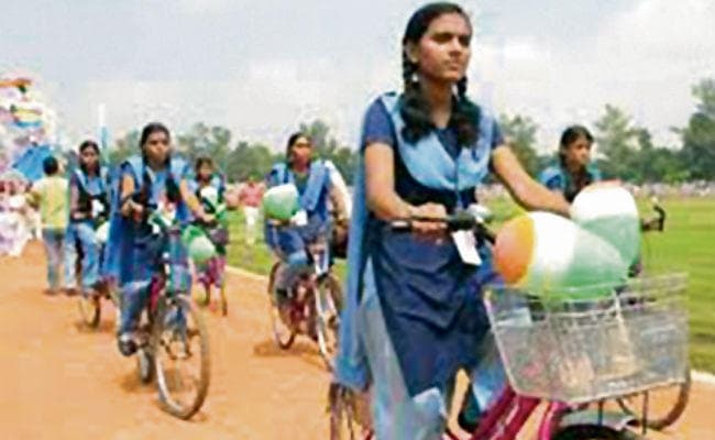 झारखंड के स्कूलों में लड़कियों की नामांकन दर लड़कों से अधिक, एडमिशन में मुस्लिम छात्रों से आगे छात्राएं