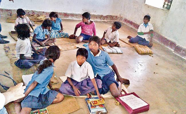 असर-2018 की रिपोर्ट में खुलासा : 50.9% प्राइमरी स्कूलों में 60 से कम बच्चे पढ़ते हैं