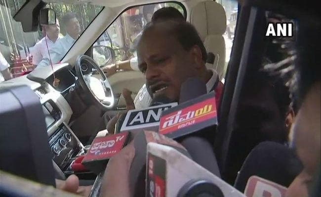 कर्नाटक में जारी घमासान के बीच कुमारस्वामी ने कहा, ‘नियंत्रण में'' है स्थिति, विधायकों को रिसॉर्ट ले जाने की जरूरत नहीं