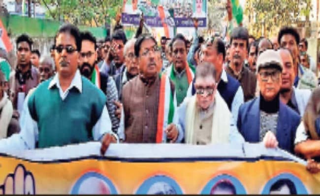 जलपाईगुड़ी :  तृणमूल व भाजपा कर रही है राज्य में धर्म की राजनीति : सोमेन मित्रा