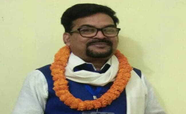 सम्मान पाने के बाद बोले डॉ उत्तम पीयूष, भरोसा बढ़ता है कि शब्द की यात्रा में सबकुछ चूक नहीं गया …