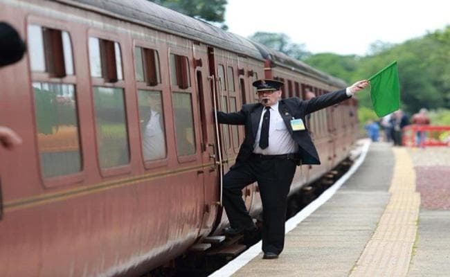 मोदी सरकार का तोहफा : Railway के गार्ड, लोको पायलट आैर सहायक लोको पायलट का Running allowance हुआ दोगुना