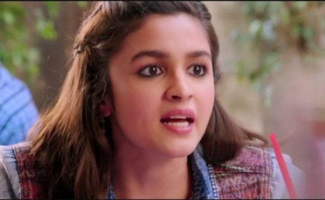 सेंसर बोर्ड से भिड़ गईं आलिया भट्ट, इसलिये हो गईं गुस्सा…