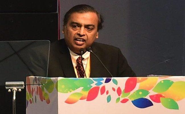 मुकेश अंबानी का एेलान : अगले एक दशक के दौरान गुजरात में 3 लाख करोड़ रुपये का निवेश करेगा Reliance Industries
