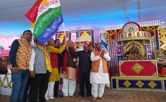इटखोरी : मां भद्रकाली मंदिर परिसर में कीर्ति स्तंभ व कमल मंदिर का हुआ शिलान्यास