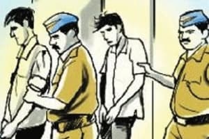 अवैध हथियारों के साथ दो आरोपी पकड़े गये