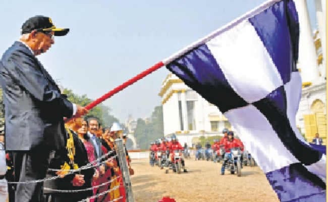 कोलकाता : कवि के रूप में प्यार देने के लिए बंगाल का आभारी : राज्यपाल