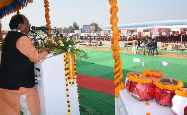 चतरा और चाईबासा में जल्द स्थापित होगा स्टील प्लांट : रघुवर दास