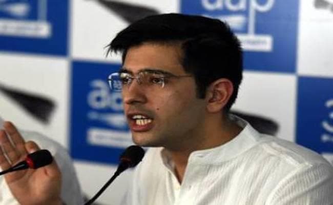 Election Commission ने जारी की दिल्ली के मतदाताओं की संशोधित सूची, वोटरों की संख्या घटने पर AAP ने उठाये सवाल