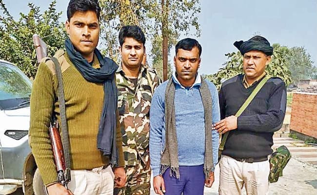 नवादा में थानेदार के लिए 17 हजार घूस लेते मुंशी गिरफ्तार