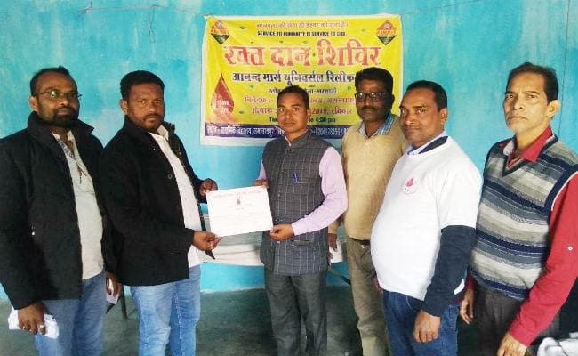 खरसावां : जगन्नाथपुर में पहली बार लगा रक्तदान शिविर, 52 यूनिट रक्त संग्रह