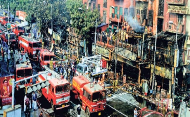 कोलकाता : आग ने मेडिकल छात्रा की ढाई वर्षों की मेहनत पर फेरा पानी, पुस्तकें, नोटबुक व प्रोजेक्ट जल कर राख