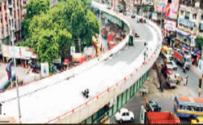 कोलकाता :  डनलप ब्रिज के पिलर की मरम्मत का काम हुआ शुरू