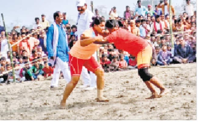 महिलाओं का दांव देख चित्त हुए दर्शक