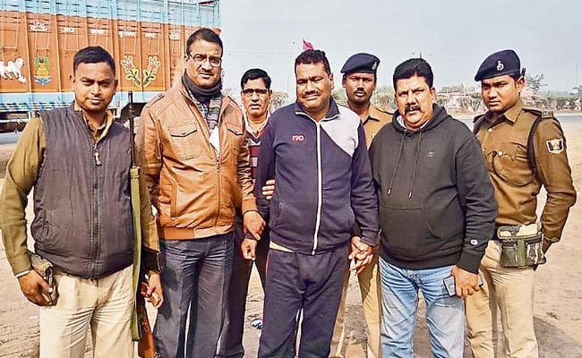 मधुबनी : निगरानी ने 15 हजार घूस लेते इंस्पेक्टर को दबोचा